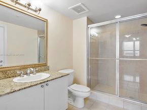 19501 W Country Club Dr 912, Aventura FL 33180