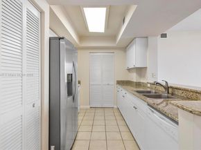19501 W Country Club Dr 912, Aventura FL 33180