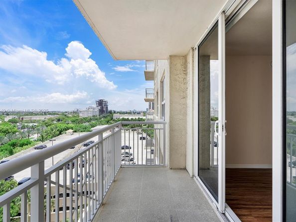 19501 W Country Club Dr 912, Aventura FL 33180