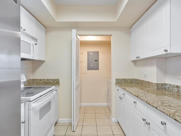 19501 W Country Club Dr 912, Aventura FL 33180