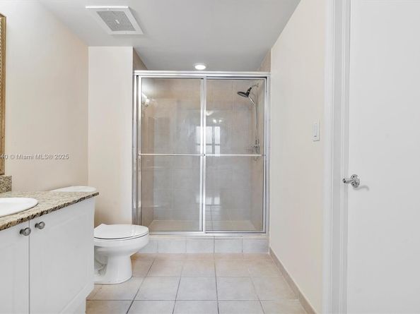 19501 W Country Club Dr 912, Aventura FL 33180