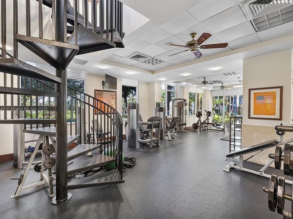 19501 W Country Club Dr 912, Aventura FL 33180