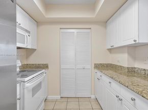 19501 W Country Club Dr 912, Aventura FL 33180