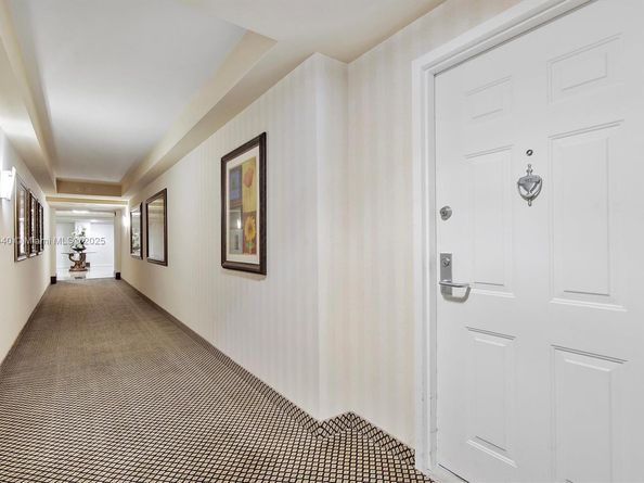 19501 W Country Club Dr 912, Aventura FL 33180