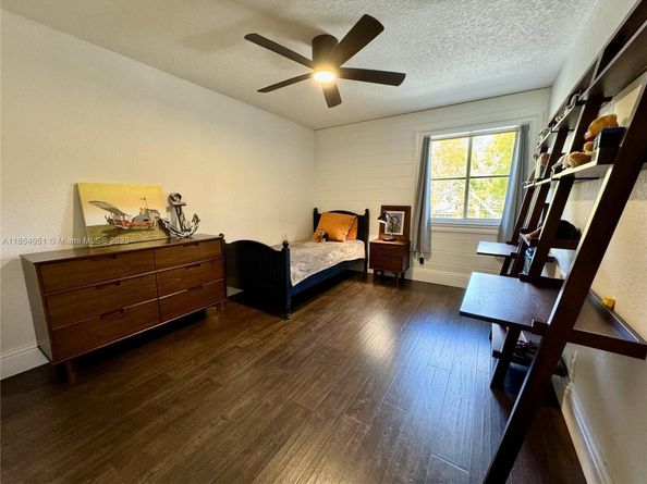 1307 Peregrine Way, Weston FL 33327