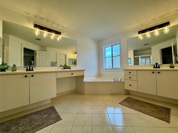 1307 Peregrine Way, Weston FL 33327