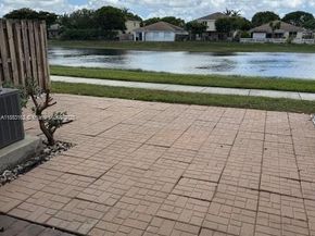 648 SE 32nd Ave 648, Homestead FL 33033