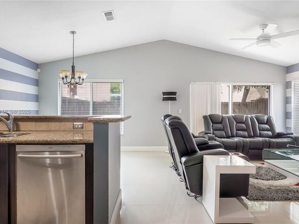 6311 Navajo Ter, Margate FL 33063