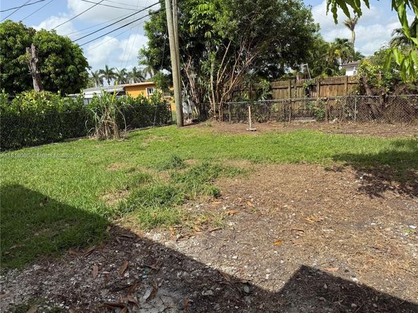 14940 Monroe  St, Miami FL 33176