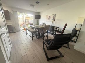 1043 SE 24th Ave, Homestead FL 33035