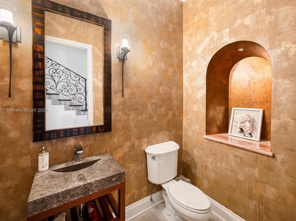 221 Casuarina Concourse, Coral Gables FL 33143