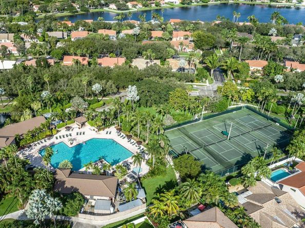 10753 Lenox Rd, Cooper City FL 33026