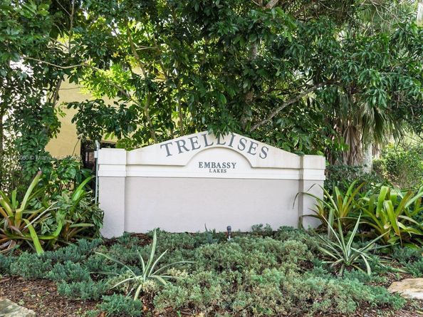 10753 Lenox Rd, Cooper City FL 33026