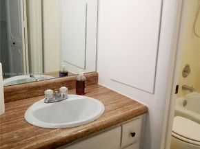 3720 Inverrary Dr 2S, Lauderhill FL 33319