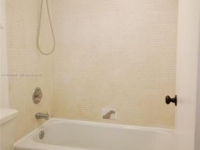3720 Inverrary Dr 2S, Lauderhill FL 33319