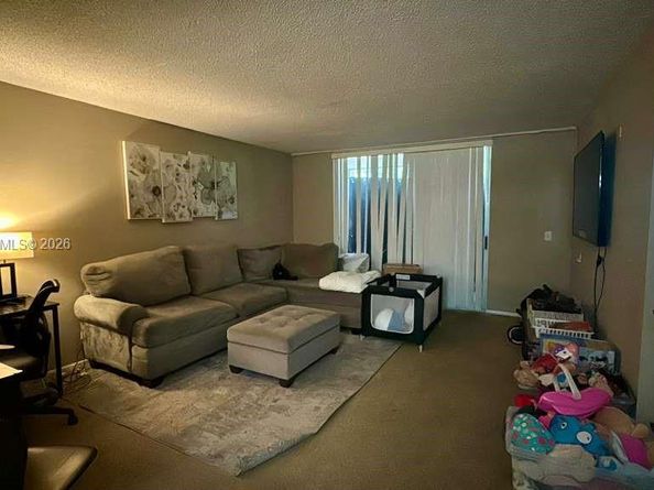 3720 Inverrary Dr 2S, Lauderhill FL 33319