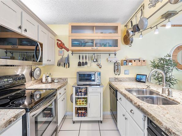 11861 SW 13th Ct, Davie FL 33325