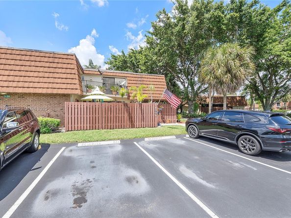 11861 SW 13th Ct, Davie FL 33325