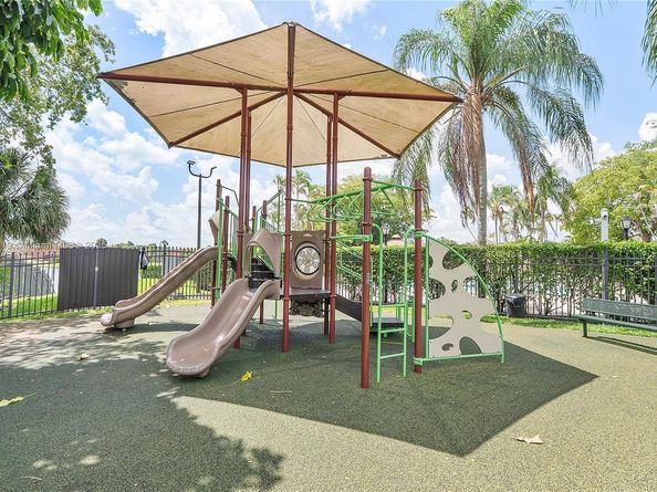 11861 SW 13th Ct, Davie FL 33325
