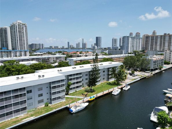 3750 NE 169th St 408, North Miami Beach FL 33160