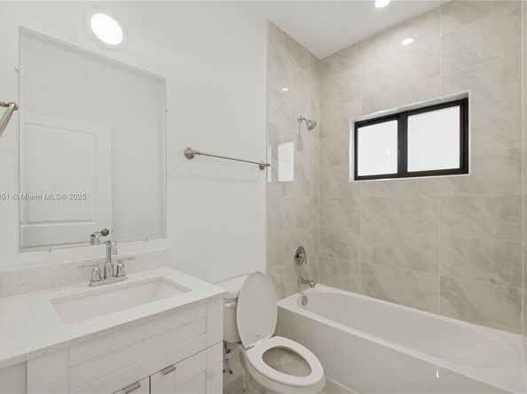 1844 NW 33rd St, Miami FL 33142