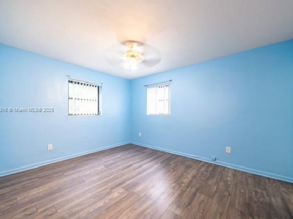 1220 NW 190th St, Miami Gardens FL 33169