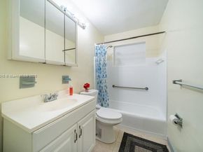 1220 NW 190th St, Miami Gardens FL 33169