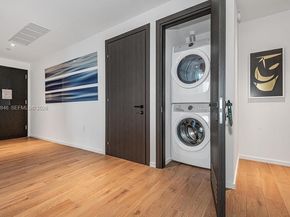 398 NE 5th St 2418, Miami FL 33132