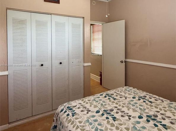 1835 SW 10th St, Miami FL 33135