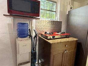 1835 SW 10th St, Miami FL 33135