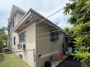 1835 SW 10th St, Miami FL 33135