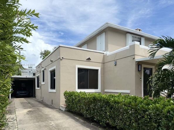 1835 SW 10th St, Miami FL 33135