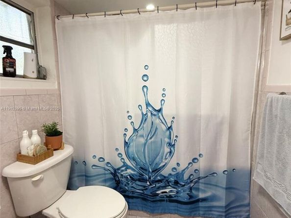 1835 SW 10th St, Miami FL 33135