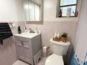 1835 SW 10th St, Miami FL 33135