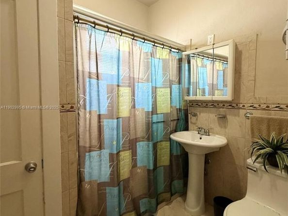 1835 SW 10th St, Miami FL 33135