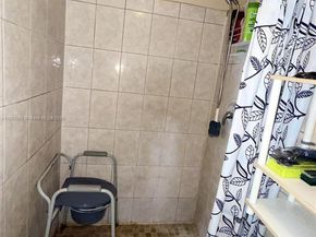 1835 SW 10th St, Miami FL 33135