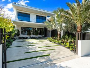 13000 N Bayshore Dr, North Miami FL 33181