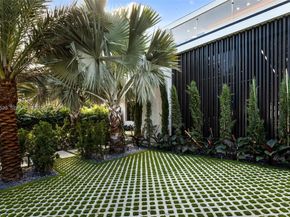 13000 N Bayshore Dr, North Miami FL 33181