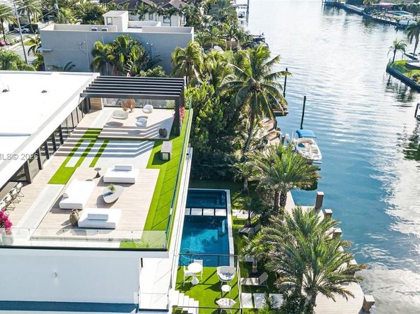 13000 N Bayshore Dr, North Miami FL 33181