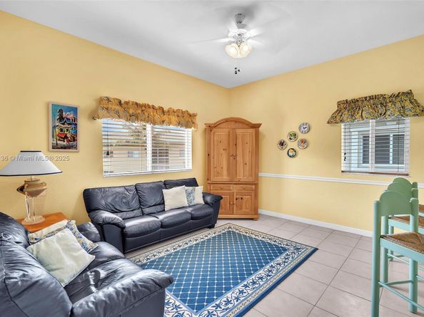 7921 E Exeter Blvd E 202, Tamarac FL 33321