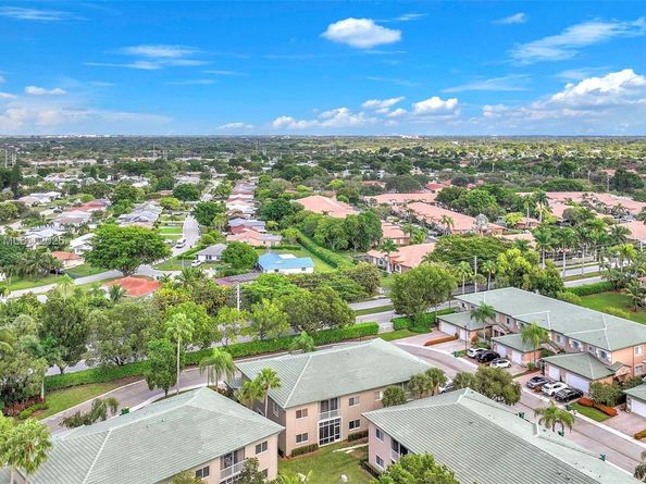 7921 E Exeter Blvd E 202, Tamarac FL 33321