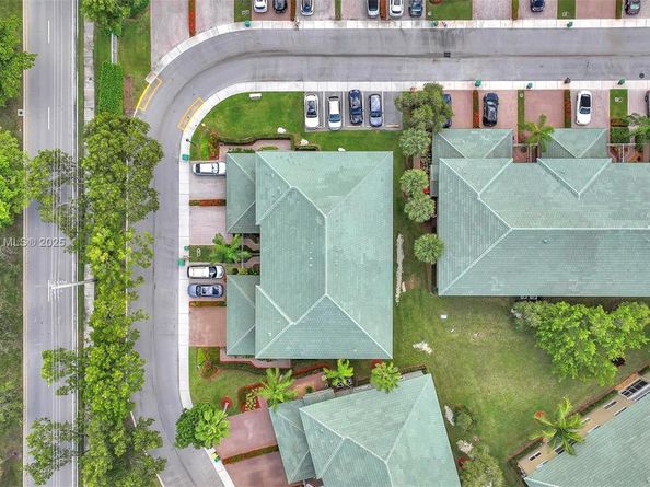 7921 E Exeter Blvd E 202, Tamarac FL 33321