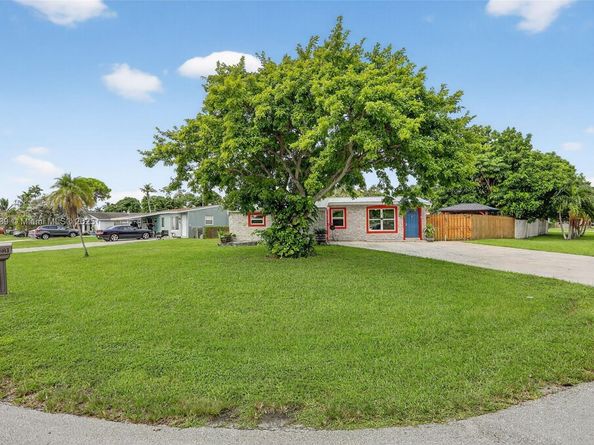 2681 NW 63rd Ave, Margate FL 33063