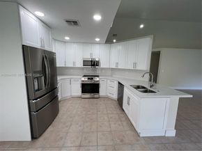 2806 Oak Grove Rd, Davie FL 33328