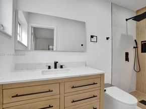 6844 SW 12th St, Pembroke Pines FL 33023