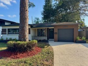 6844 SW 12th St, Pembroke Pines FL 33023