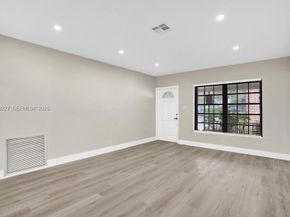 6844 SW 12th St, Pembroke Pines FL 33023