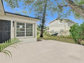 6844 SW 12th St, Pembroke Pines FL 33023