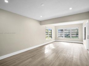 6844 SW 12th St, Pembroke Pines FL 33023