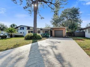 6844 SW 12th St, Pembroke Pines FL 33023